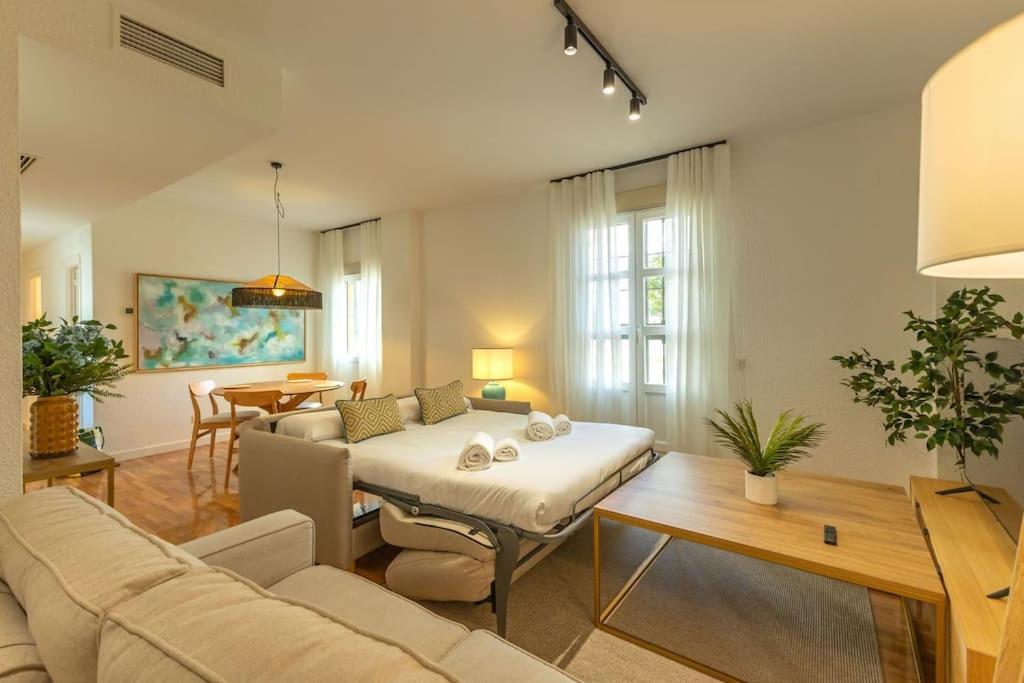 Triana Deluxe By Valcambre Daire Sevilla Dış mekan fotoğraf